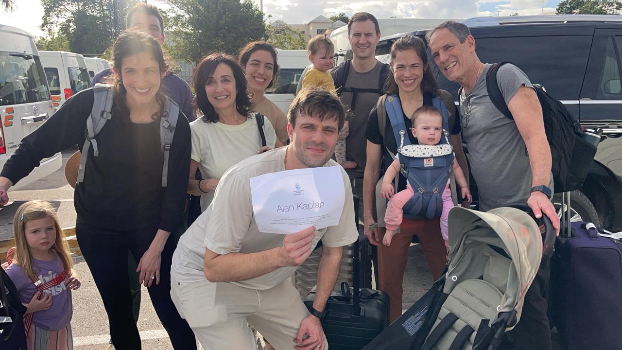 Airport transfer hero image 1